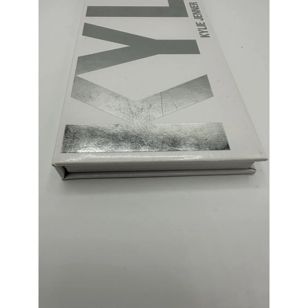 Kylie Jenner Kyshadow 12 Color‎ Eyeshadow Palette White Silver
